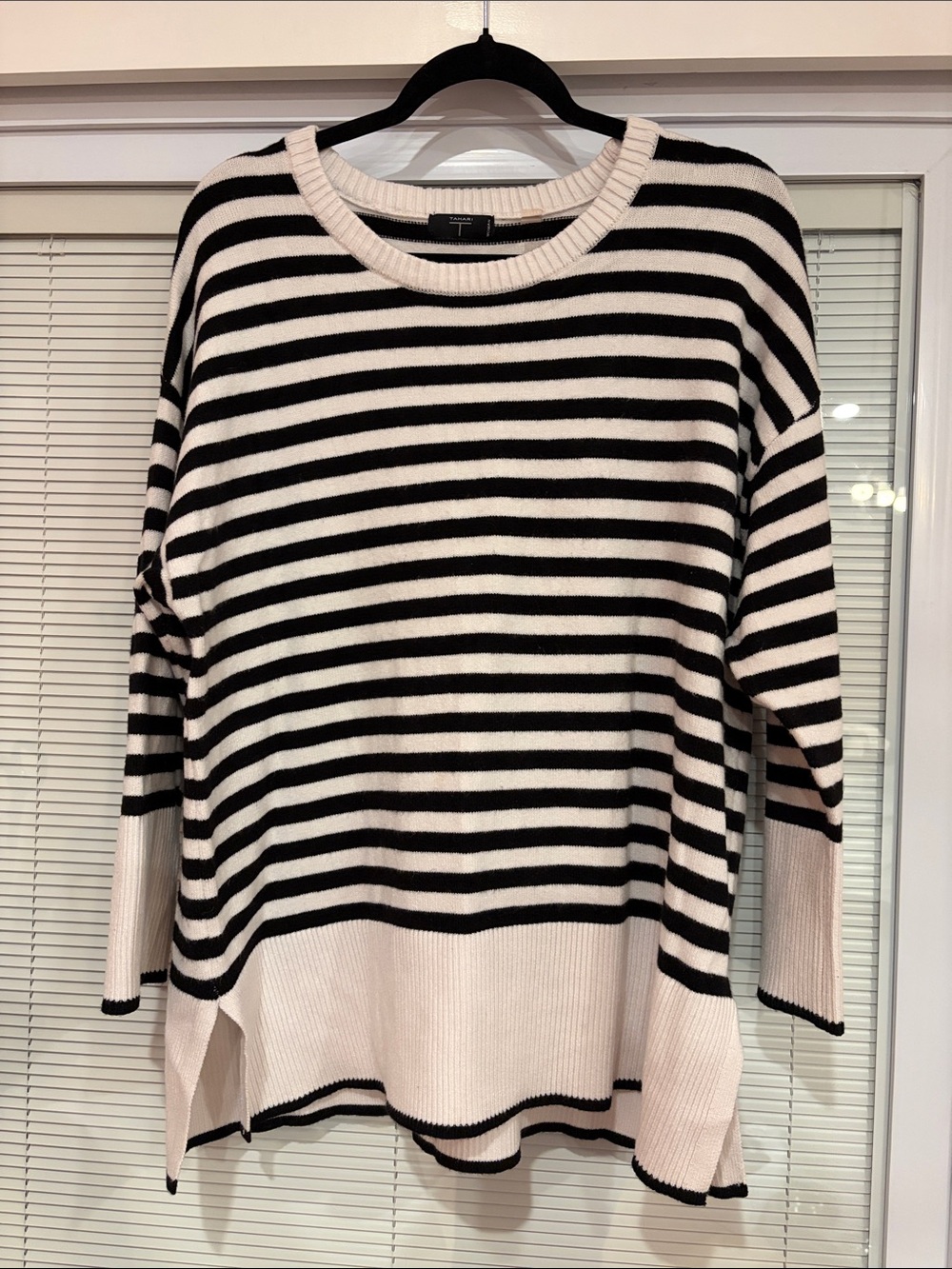 T Tahari Black and White Striped Sweater Size 1X